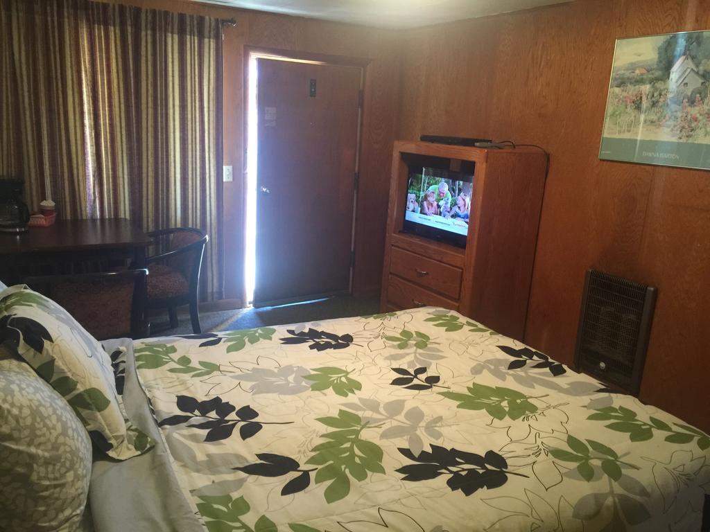 Budget Inn Motel Chemult Kültér fotó