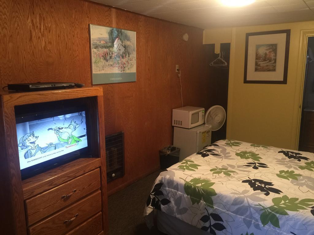 Budget Inn Motel Chemult Kültér fotó