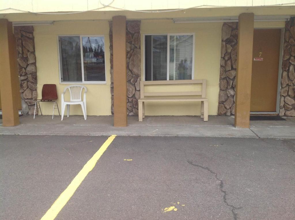 Budget Inn Motel Chemult Kültér fotó